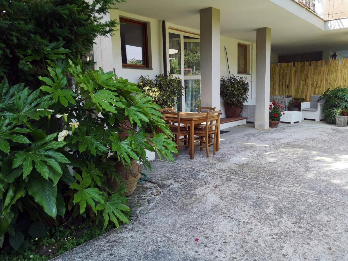 Parte Di Casa Con Giardino E Piscina Holiday home